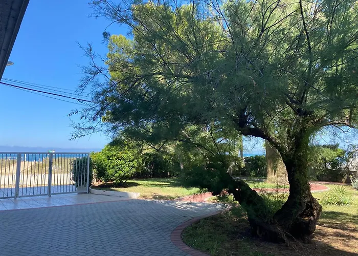 Piso Nuevo Primera Línea A Pie De Playa